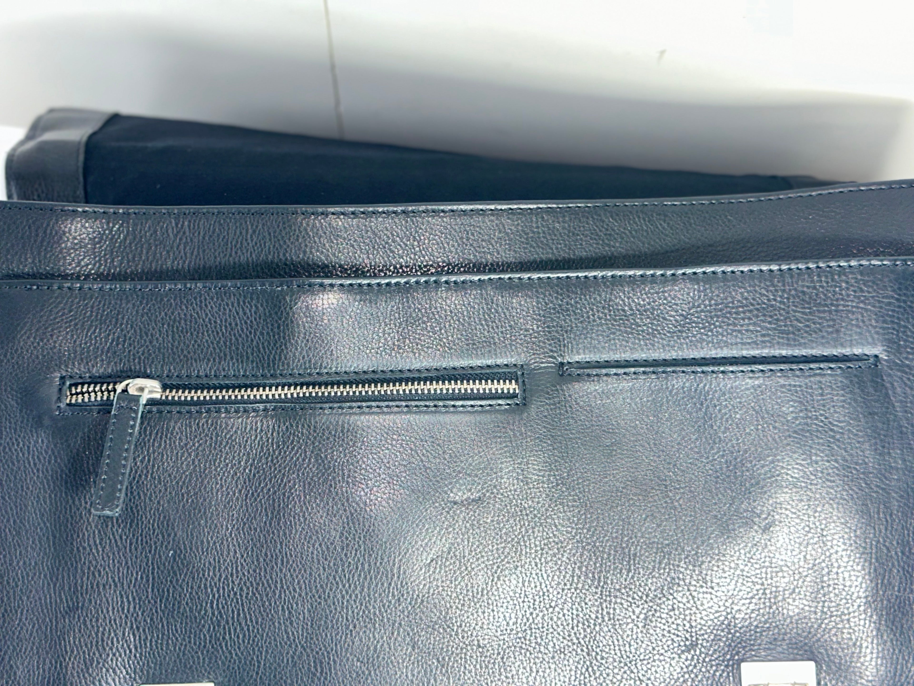 SAMPLE SALE #31 Brikmond 100% Leather  Executive 1 briefcase