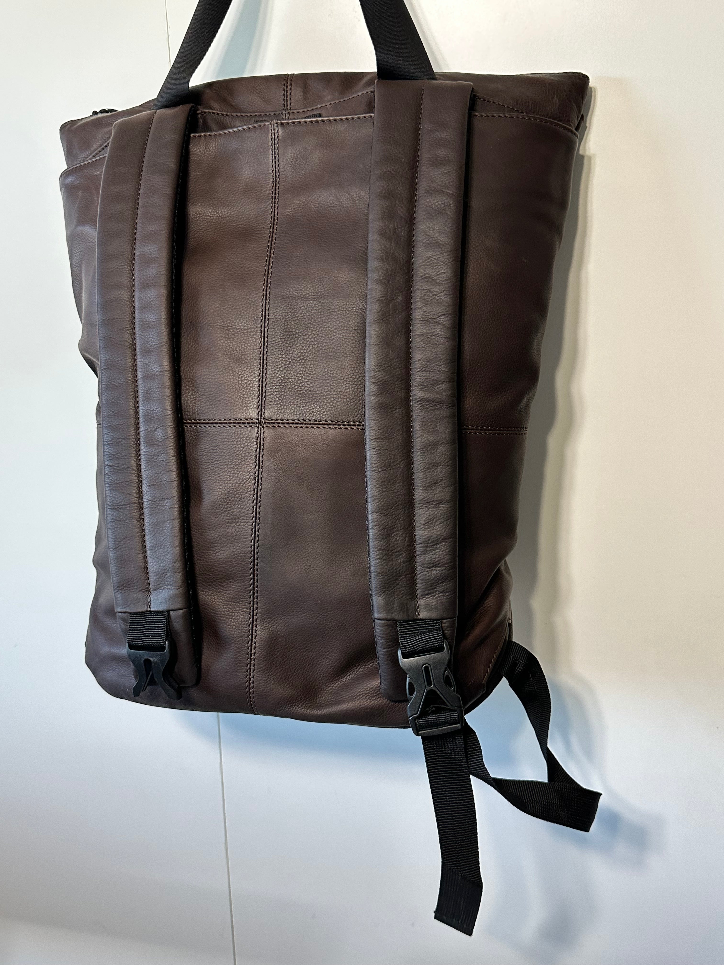 SAMPLE SALE #27 100% leather ECLIPX convertible Tote /Backpack